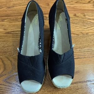 Toms Black Wedges